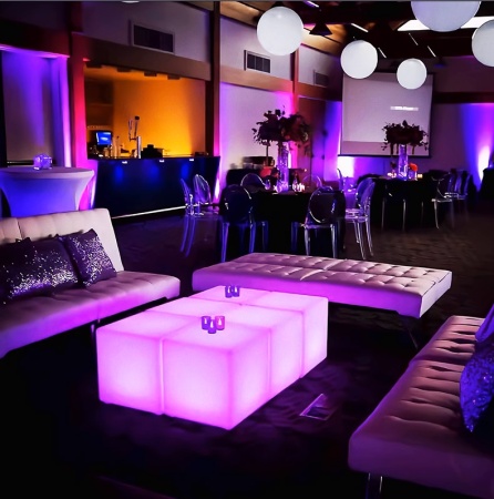 Светильник Куб 60 с питанием от АКБ, RGB