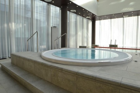 Переливной спа-бассейн AstralPool Coliseum